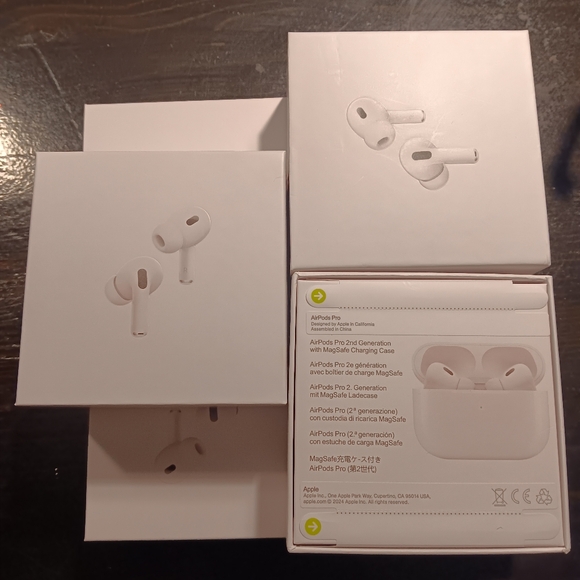 COPY - AirPods Pro 2nd Generation - White, New - Picture 1 of 4